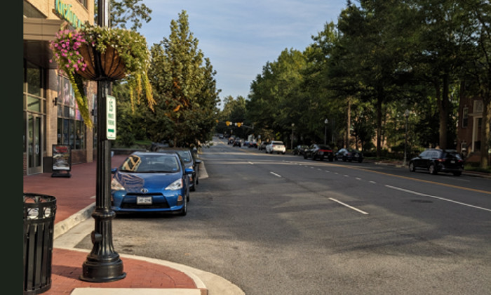 E Broad St near N Washington St