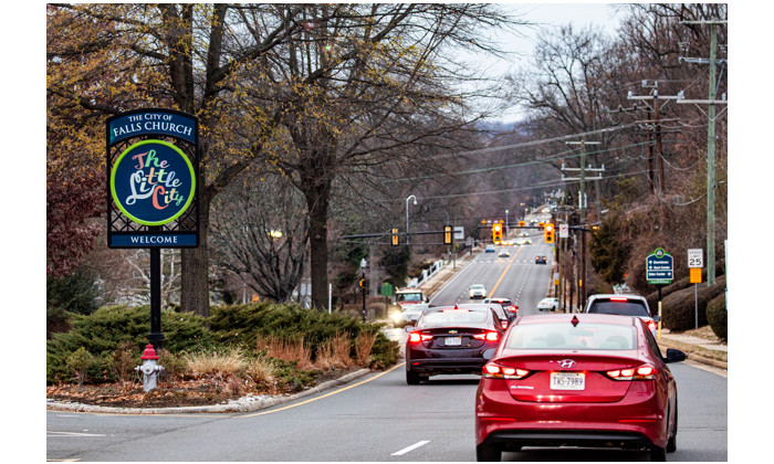 Photo of Falls Church City boundary at E Broad St