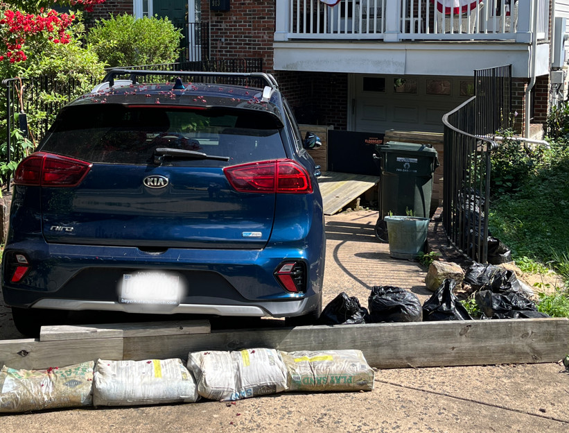 House with flood gate on Lincoln Avenue.