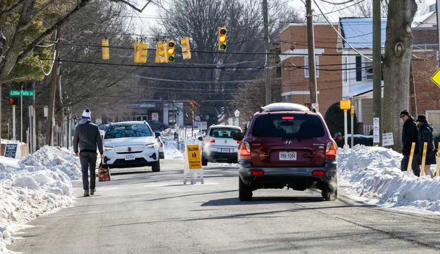 Pedestrian after the snowstrom of 2026.